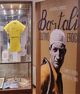 L'Eroica: storica maglia gialla del Tour del 1948 di Gino Bartali esposta a Gaiole in Chianti