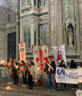 "Lo sport ambasciatore di pace", a Firenze la fiaccolata da Piazza Santa Croce a Piazza Duomo