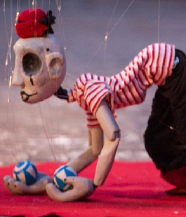 Le "Storie appese a un filo" della Compagnia All'InCirco in scena all'InStabile di Firenze