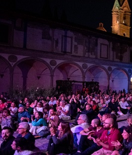Genius Loci 2026: primo giorno con tutto esaurito alla Basilica di Santa Croce di Firenze