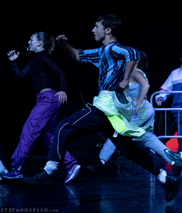 "People Used to Die" di (La)Horde e "Mahalaga Landscapes" di Crovisier al Puccini di Firenze