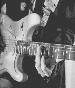 Open Mic "Omaggio a Pino Daniele", il contest per giovani artisti emergenti Under 35